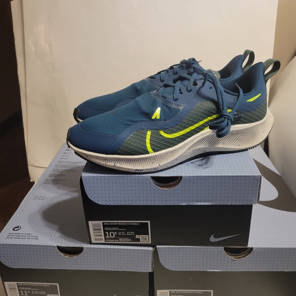 Men's Nike Air Zoom Pegasus 37 Shield - Picture 13 of 16